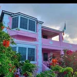  Homestay Bahamas Pink N White Castel Beach Getaway Bahamas